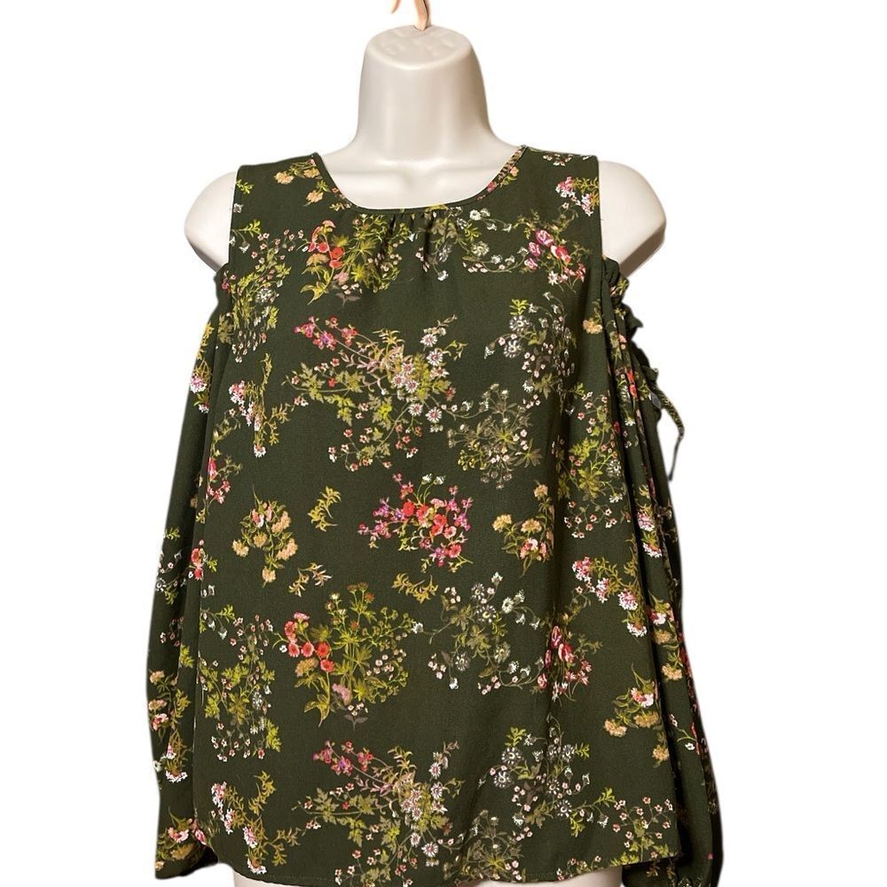 LC Lauren Cold shoulder elastic sleeve Conrad Floral  Green bottom back